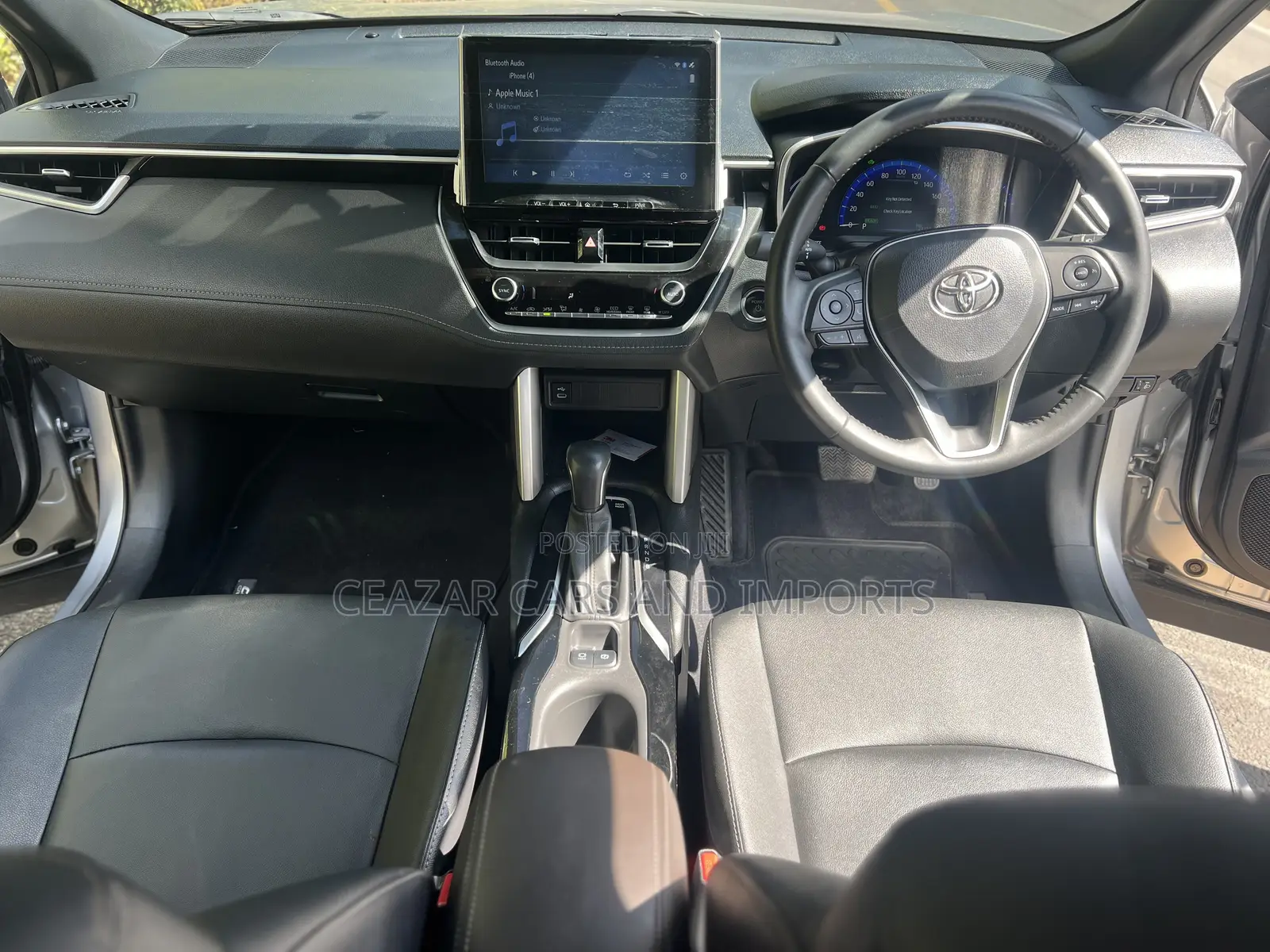 Toyota Corolla Cross XLE 2025 Silver