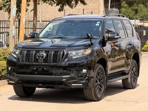 Toyota Land Cruiser Prado 2023 Black