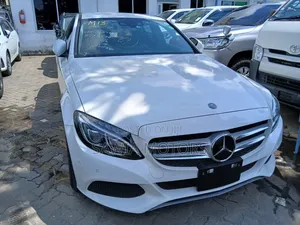 Mercedes-Benz C200 2020 White