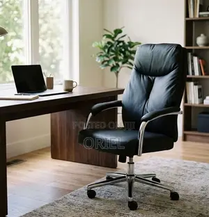 Adjustable Leather Office Chair – Modern Executive Desk Seating