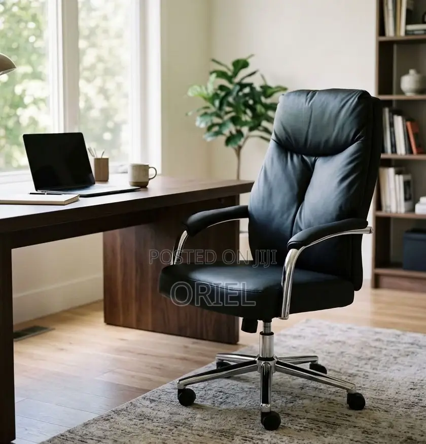 Adjustable Leather Office Chair – Modern Executive Desk Seating