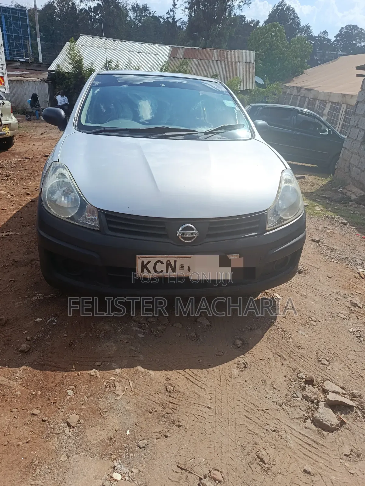 Nissan Advan 2010 Gray