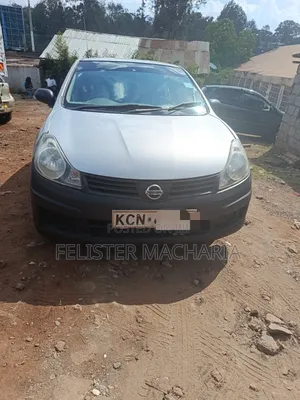Nissan Advan 2010 Gray
