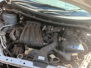 Nissan Advan 2010 Gray