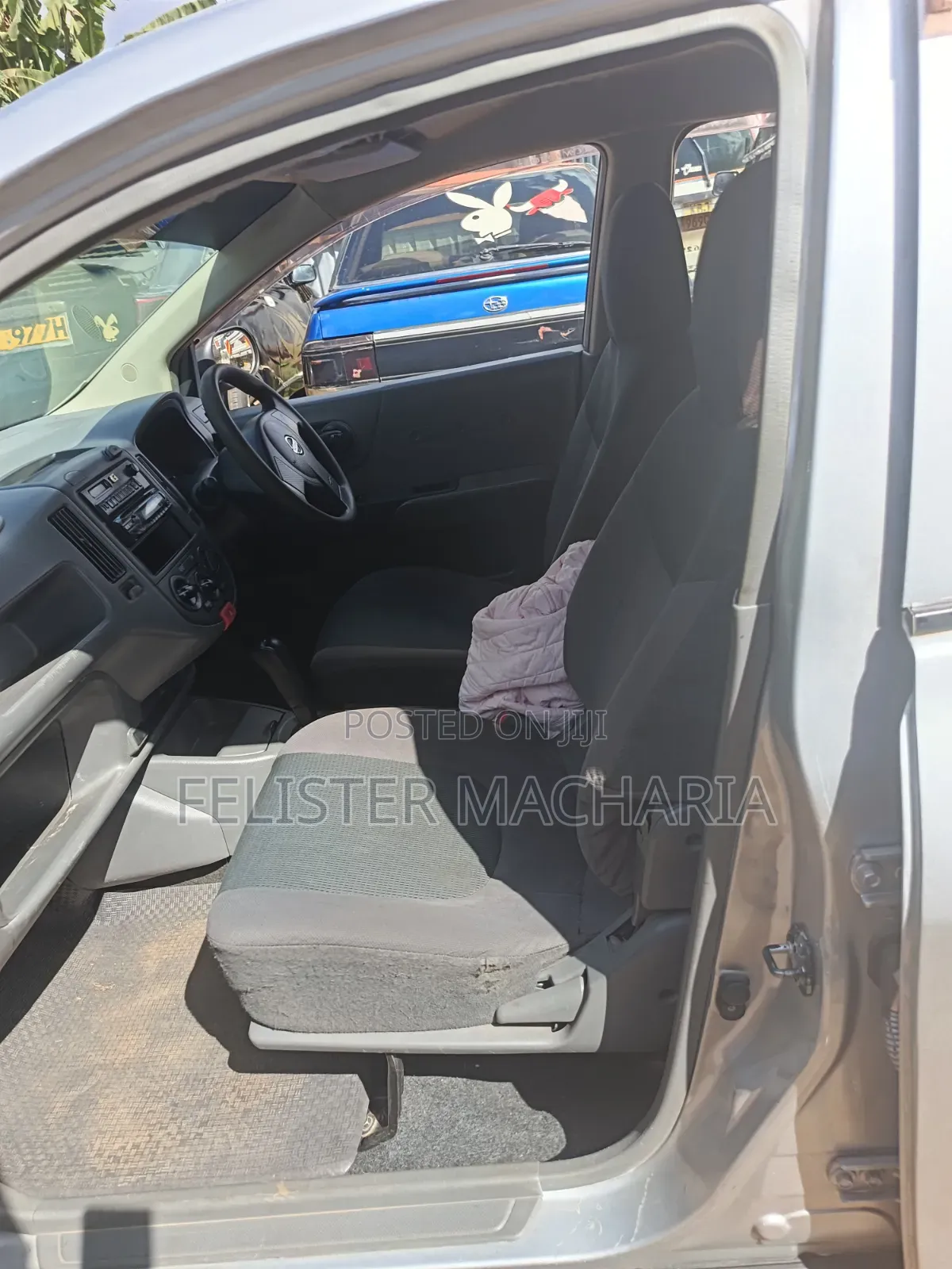 Nissan Advan 2010 Gray