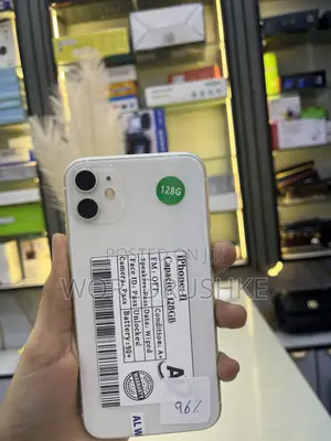 New Apple iPhone 11 128 GB White