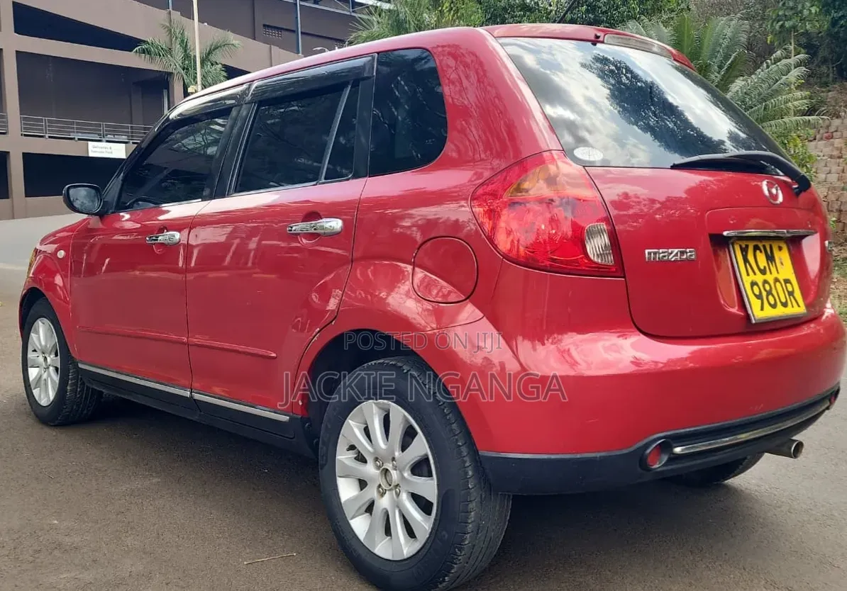 Mazda Verisa 2010 Red