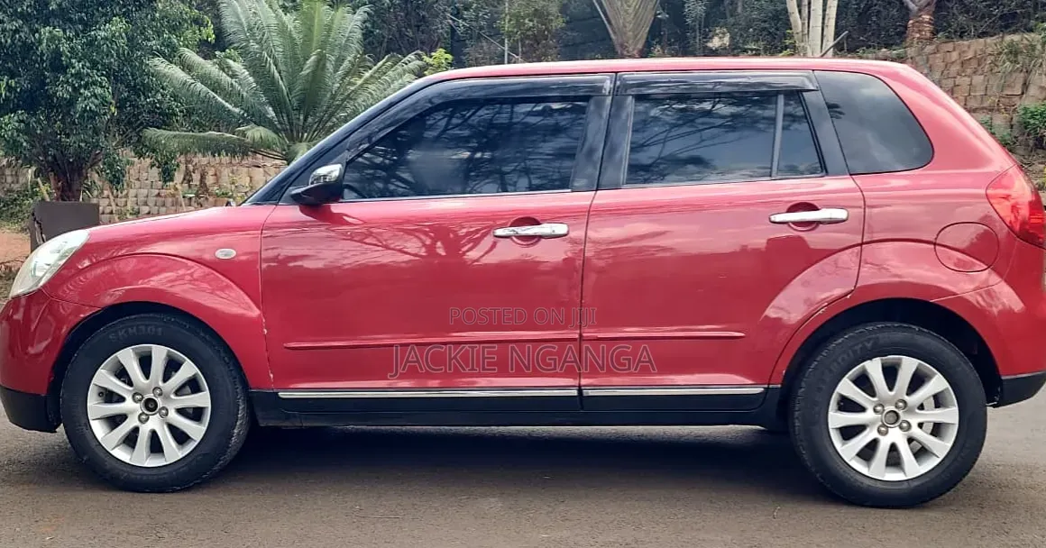 Mazda Verisa 2010 Red