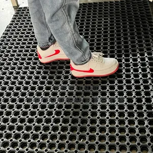 Hollow Drainage Floor Mat for Car Wash Work Areas
