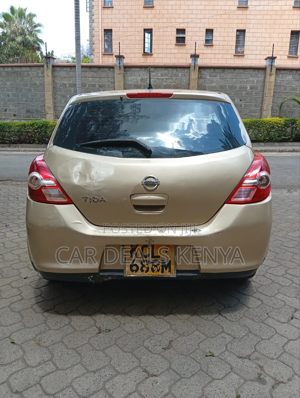Nissan Tiida 1.5L 16V 2010 Gold