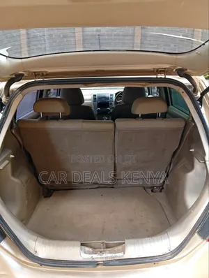 Nissan Tiida 1.5L 16V 2010 Gold