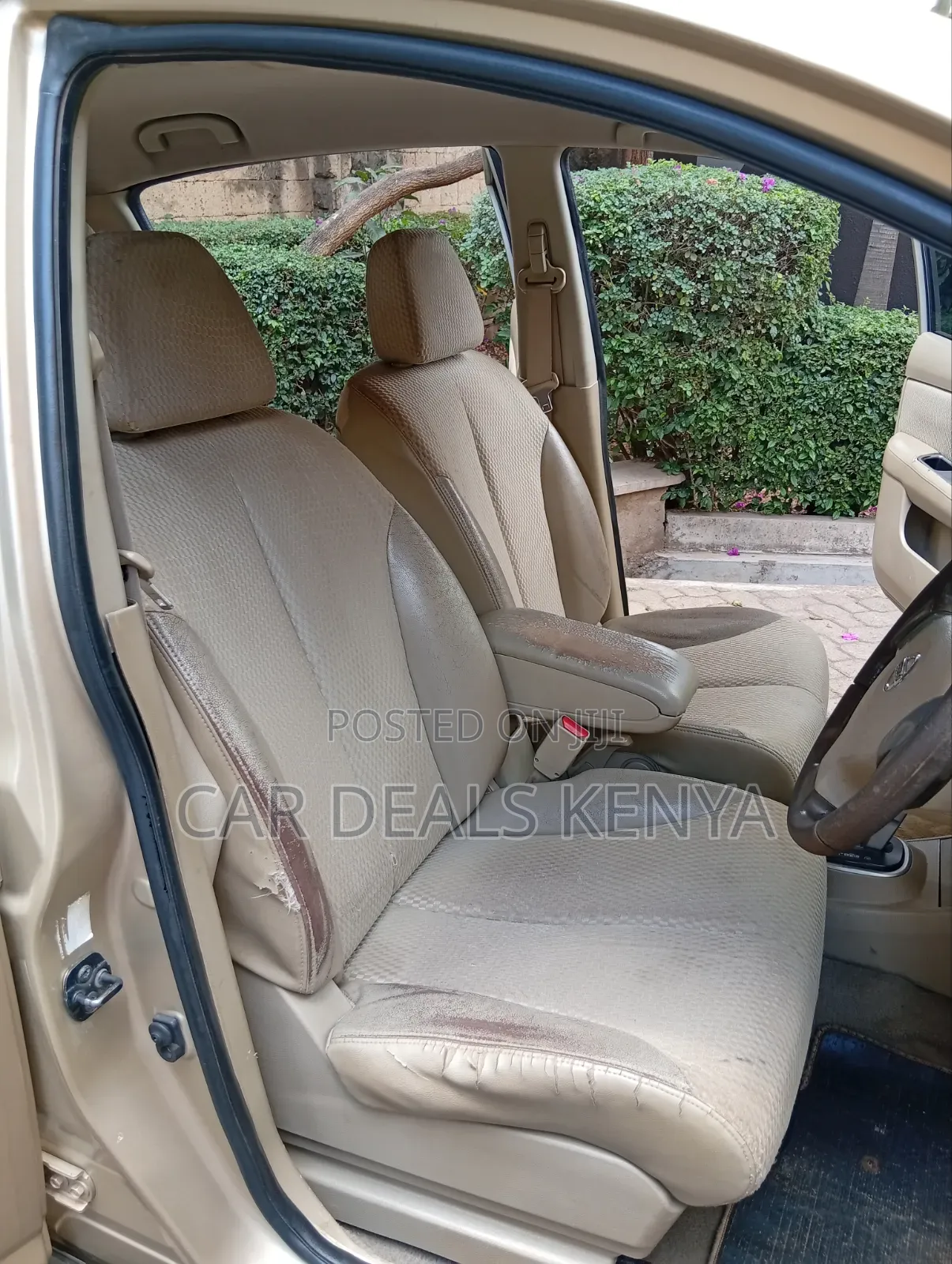 Nissan Tiida 1.5L 16V 2010 Gold