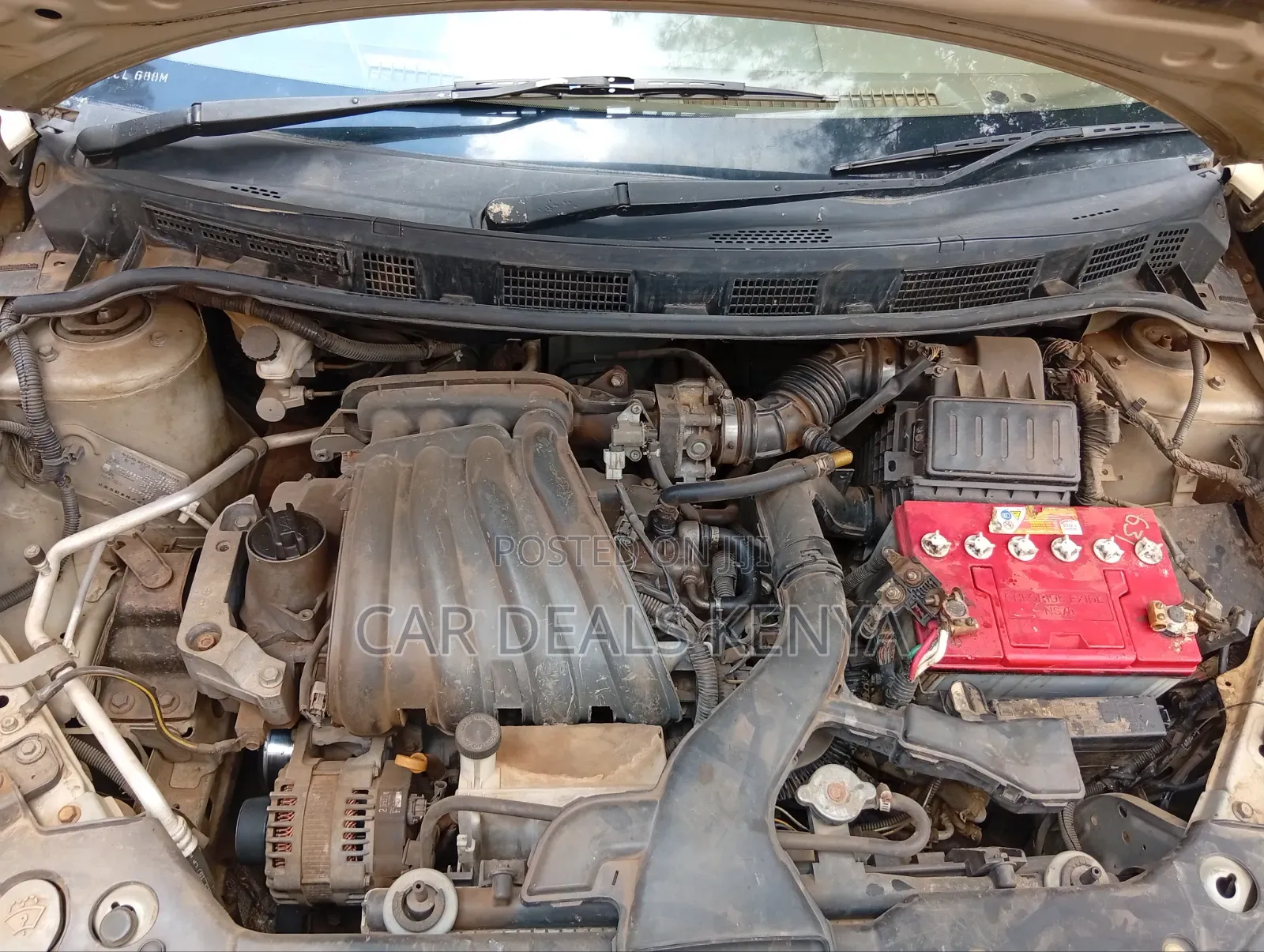 Nissan Tiida 1.5L 16V 2010 Gold