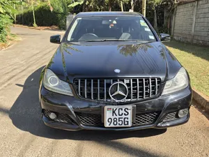 Mercedes-Benz C200 2011 Burgundy