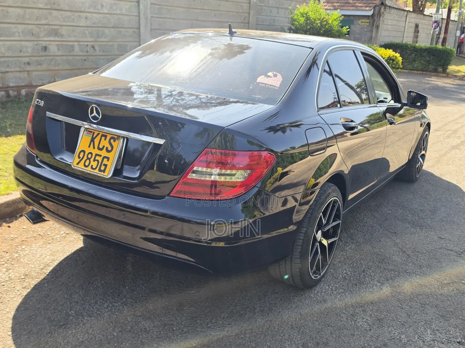 Mercedes-Benz C200 2011 Burgundy