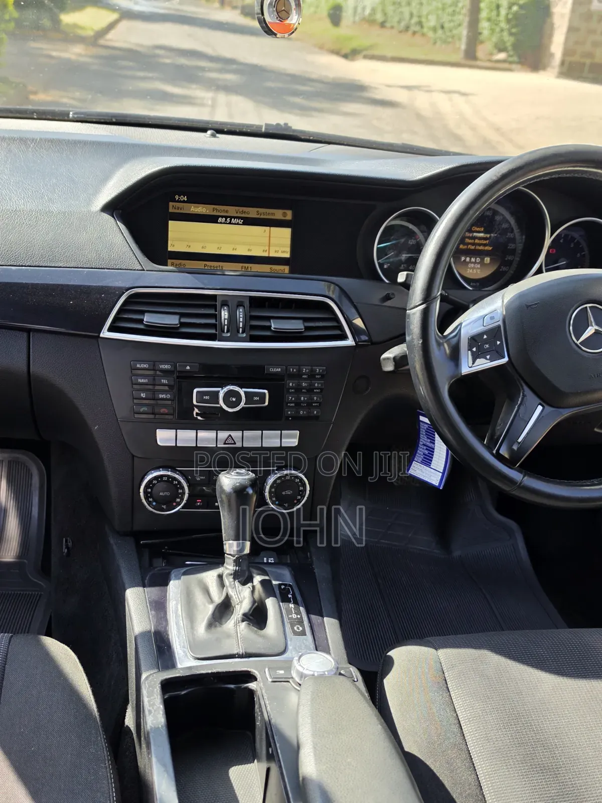 Mercedes-Benz C200 2011 Burgundy