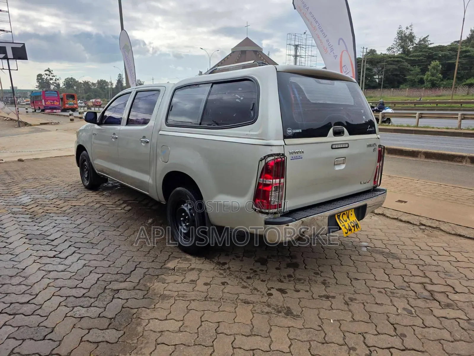 Toyota Hilux 2012 Beige