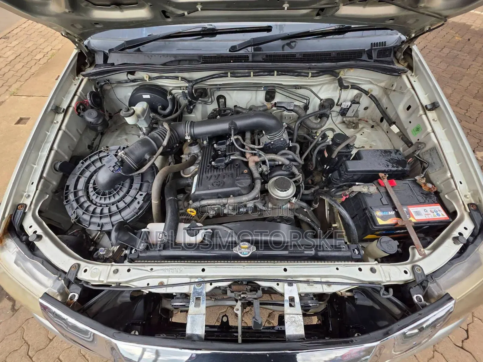 Toyota Hilux 2012 Beige