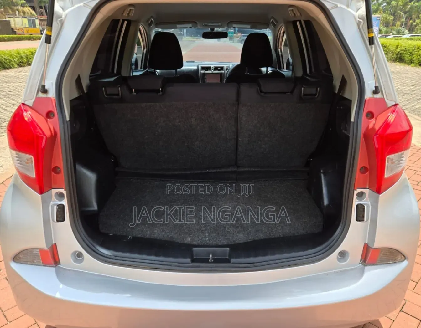 Subaru Trezia 2011 Silver