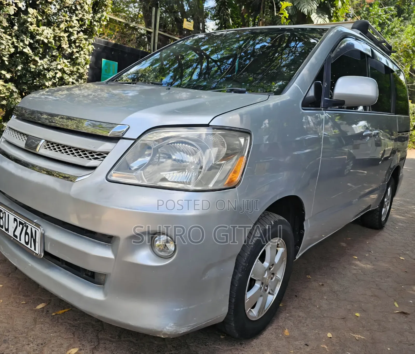 Toyota Noah 2006 Silver