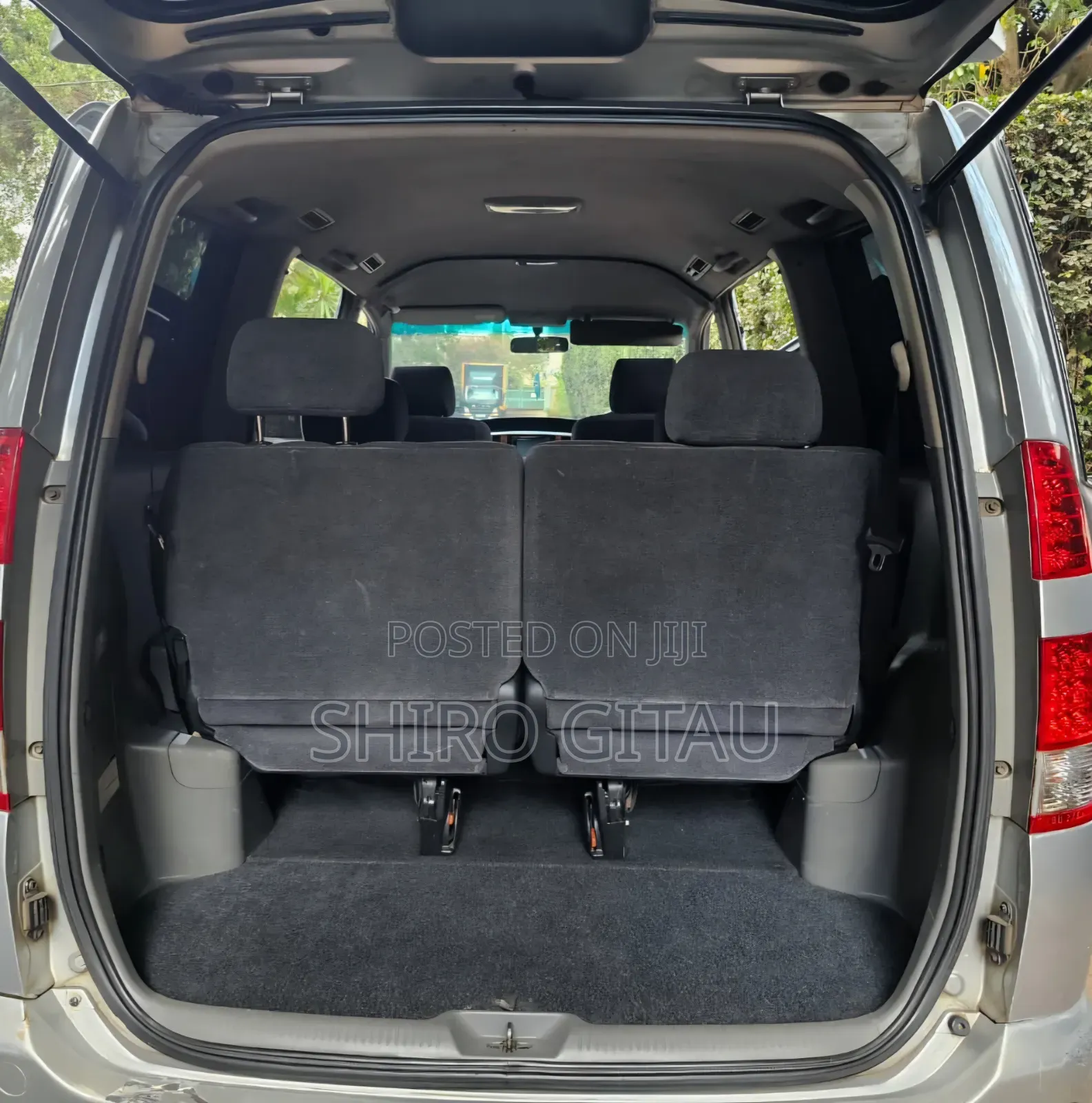 Toyota Noah 2006 Silver