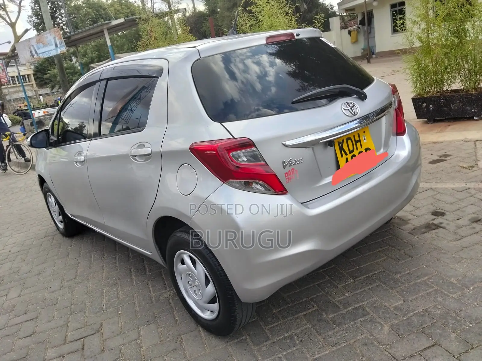 Toyota Vitz 2015 Silver