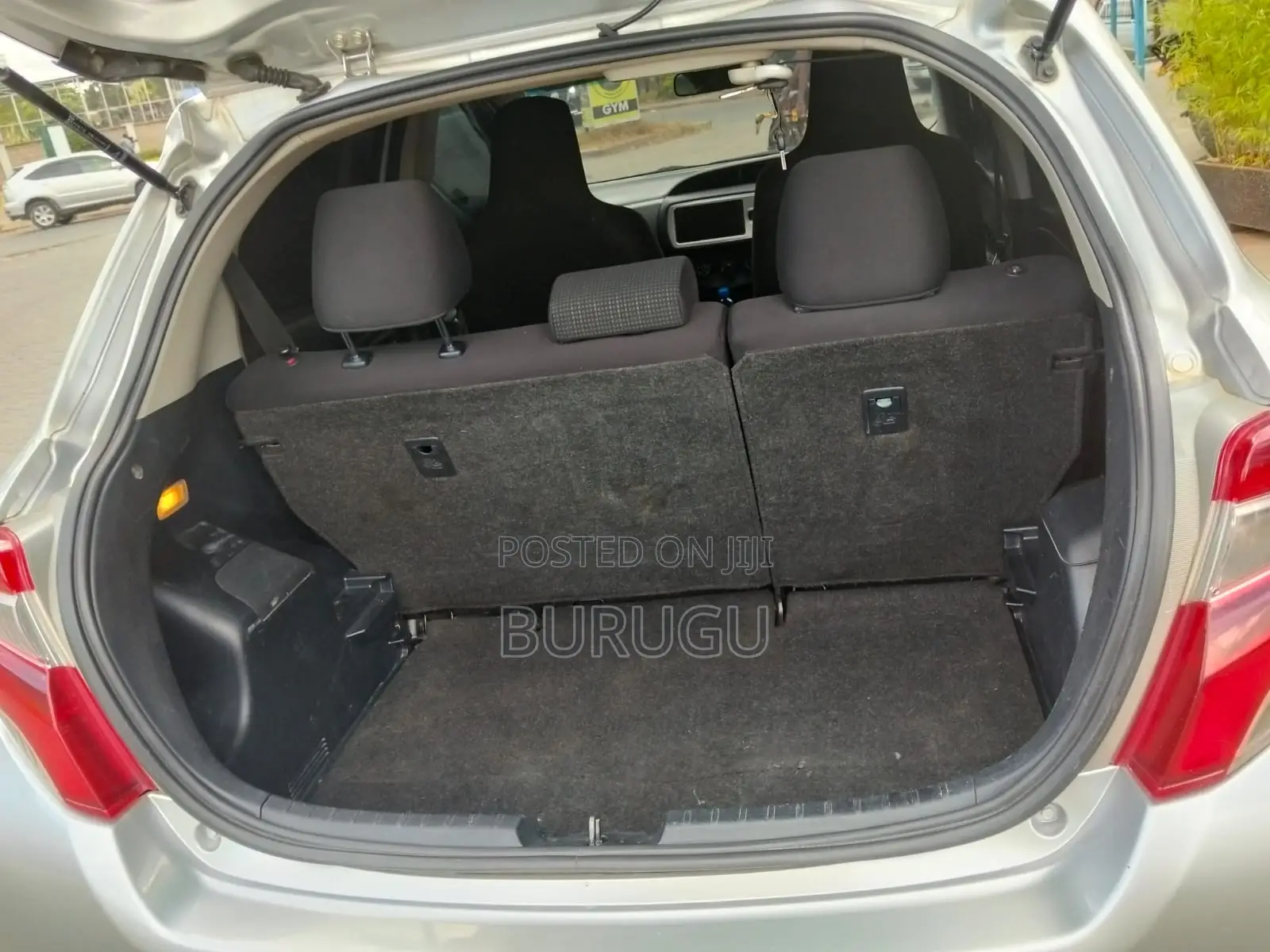 Toyota Vitz 2015 Silver