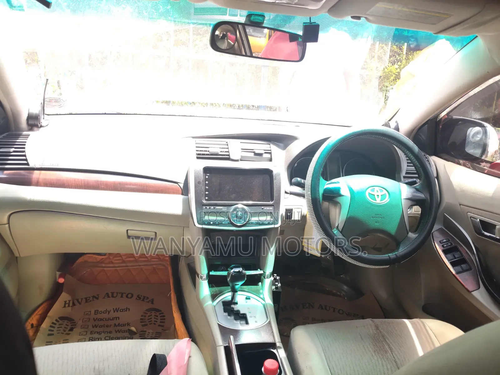 Toyota Premio 2011 Silver