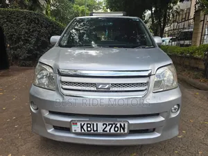 Toyota Noah 2.0 FWD (8 Seater) 2005 Silver