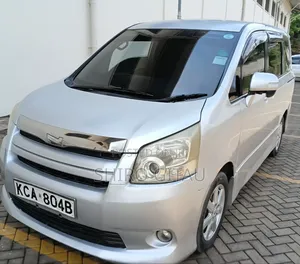 Toyota Noah 2009 Silver