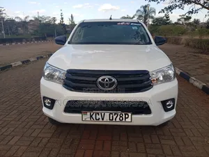 Toyota Hilux 2019 White