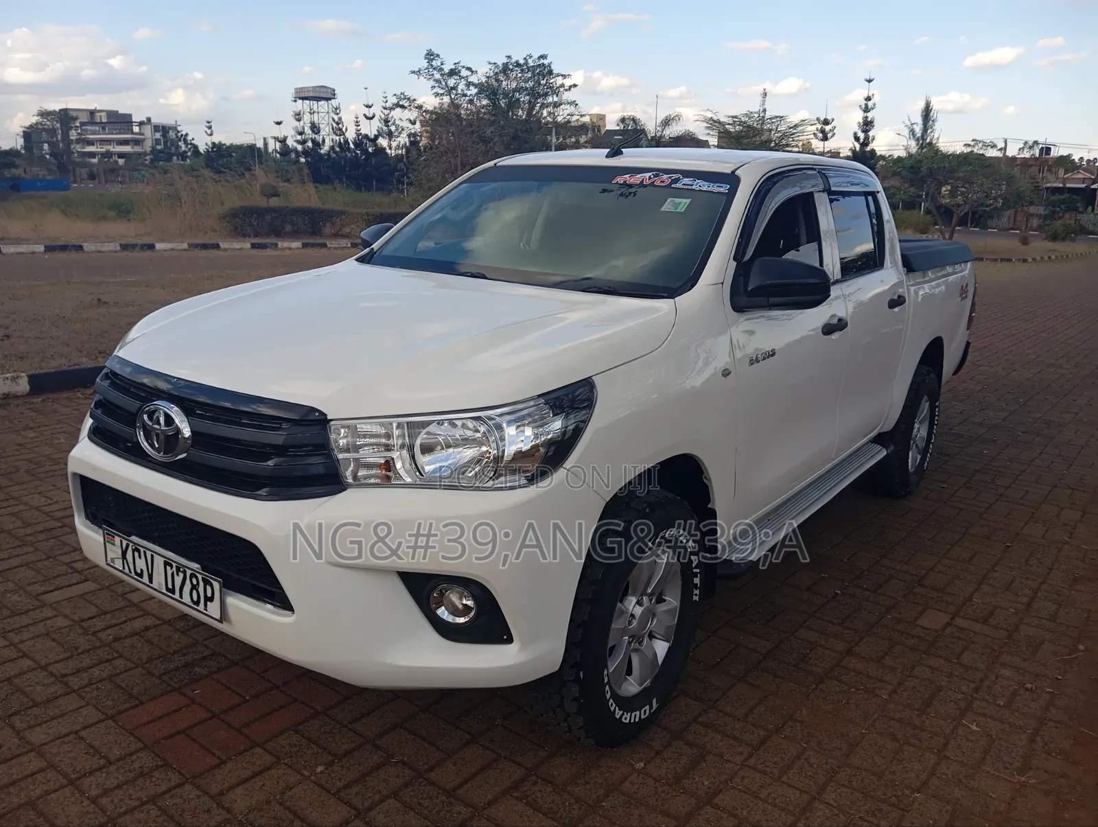 Toyota Hilux 2019 White