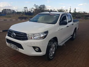 Toyota Hilux 2019 White