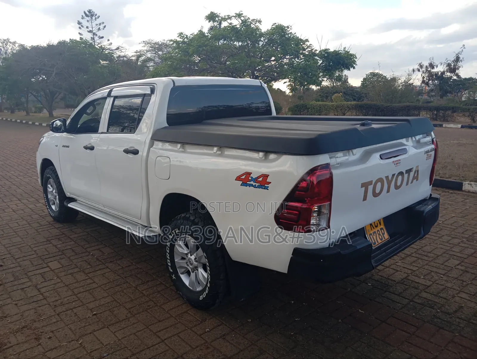 Toyota Hilux 2019 White