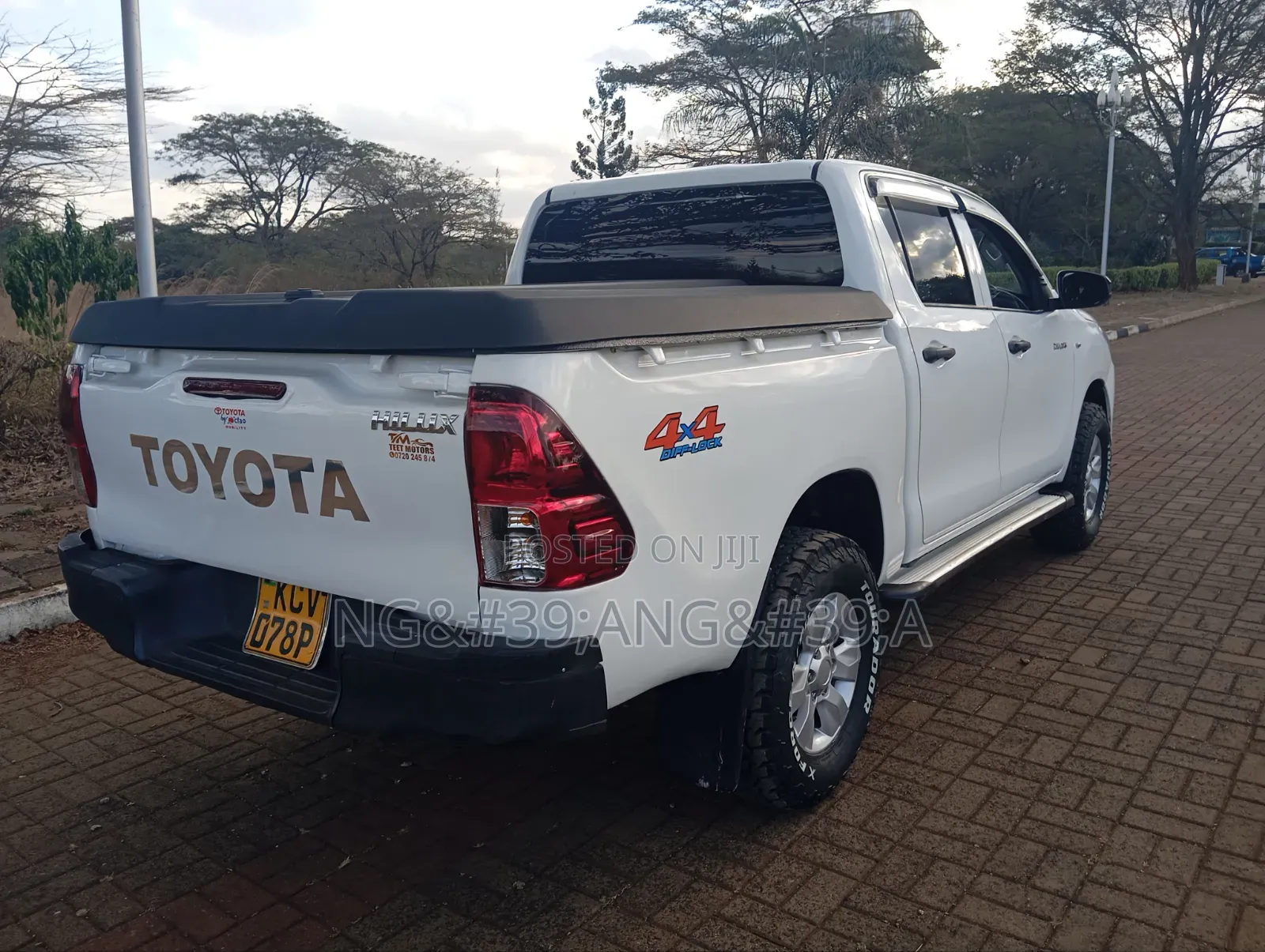 Toyota Hilux 2019 White