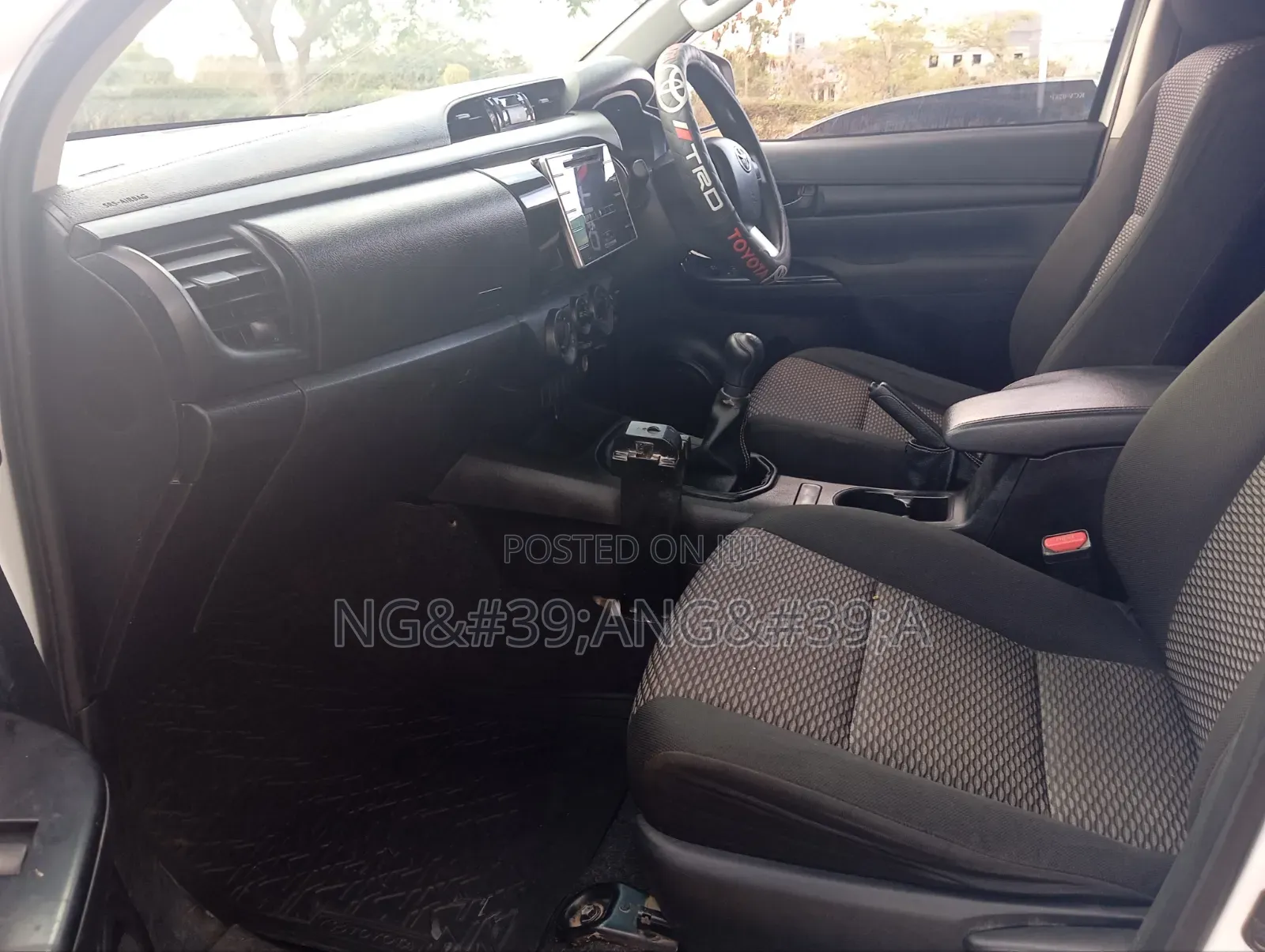 Toyota Hilux 2019 White