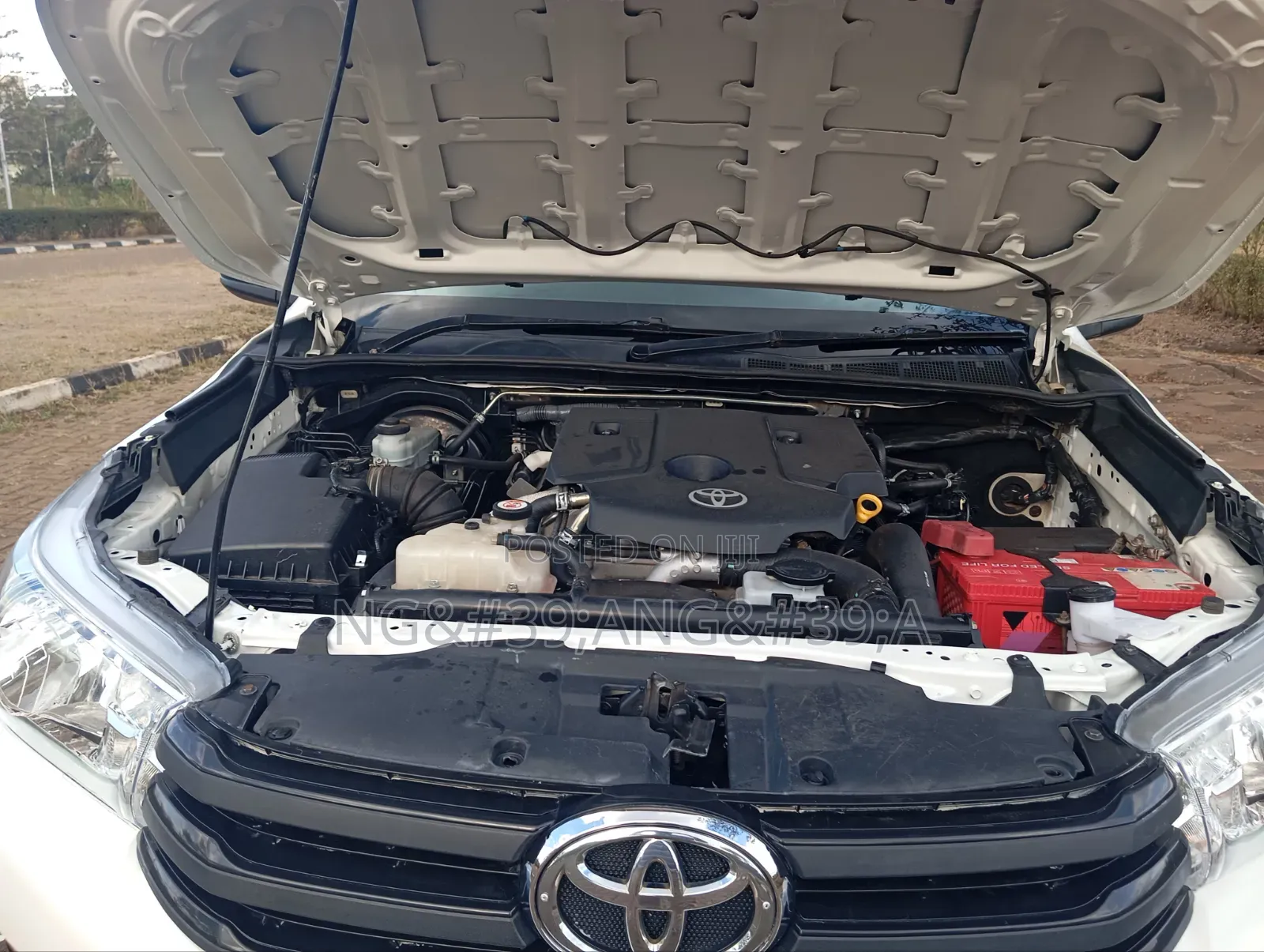 Toyota Hilux 2019 White