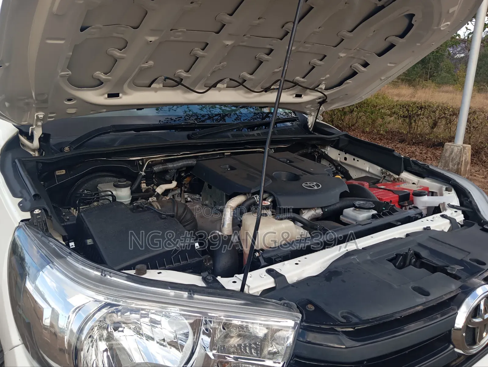 Toyota Hilux 2019 White