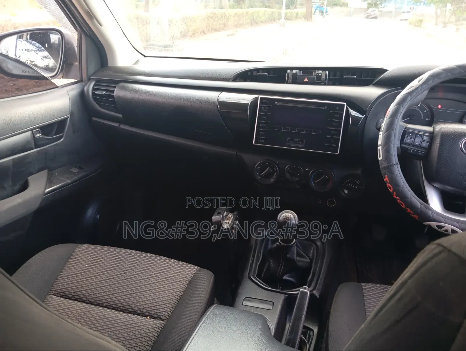 Toyota Hilux 2019 White