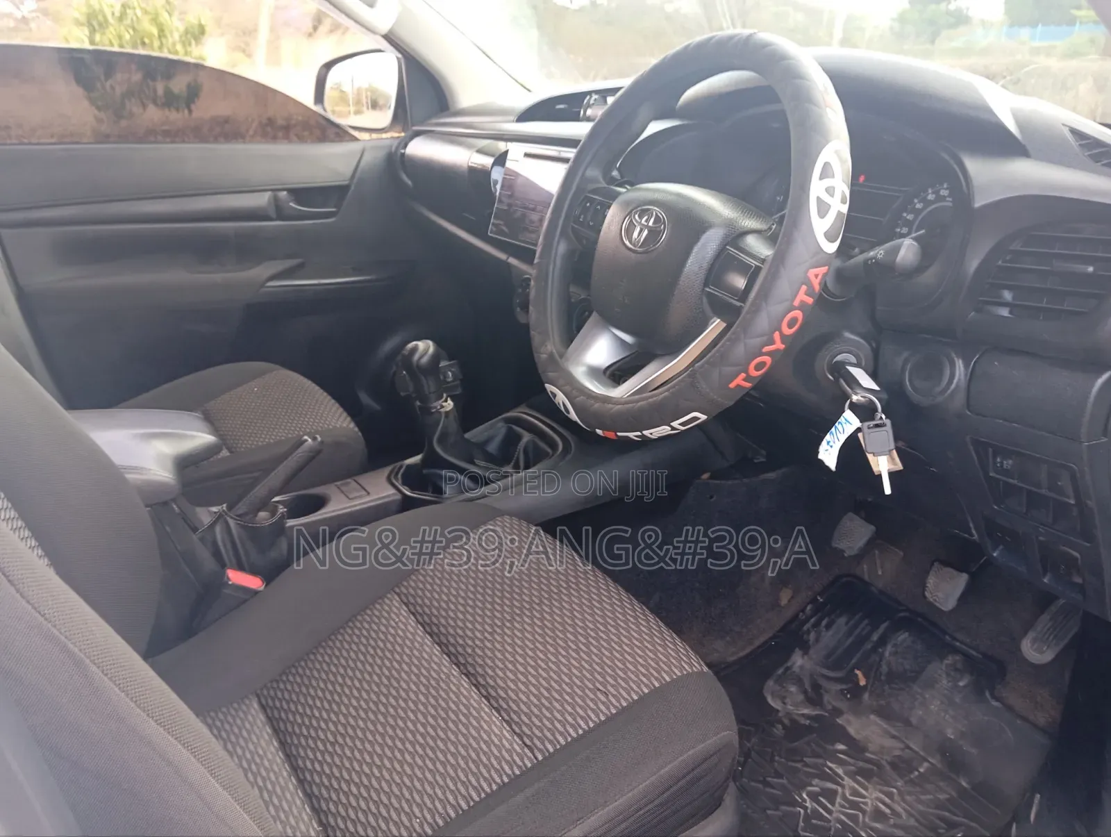 Toyota Hilux 2019 White