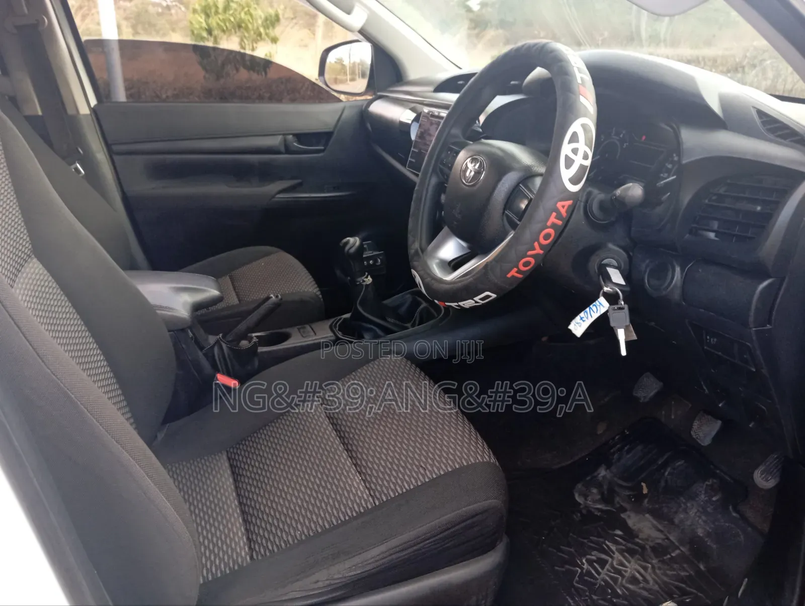 Toyota Hilux 2019 White