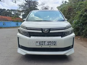 Toyota Noah 2.0 FWD (7 Seater) 2017 White