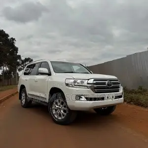 Toyota Land Cruiser 2019 White