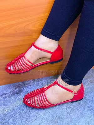 High Quality Sandals*
Sizes 37,38,39,40,41,42*
*Normal Fitting*