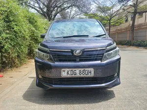 Toyota Voxy V 2WD 8-Seater 2015 Blue