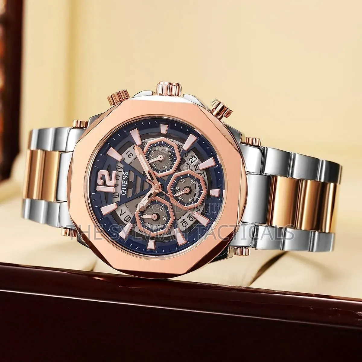 “_Redefine the Time_”
* Brand GUESS 
* for Men’s