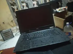 Laptop Dell Latitude 7400 4GB Intel Core i5 SSD 256GB