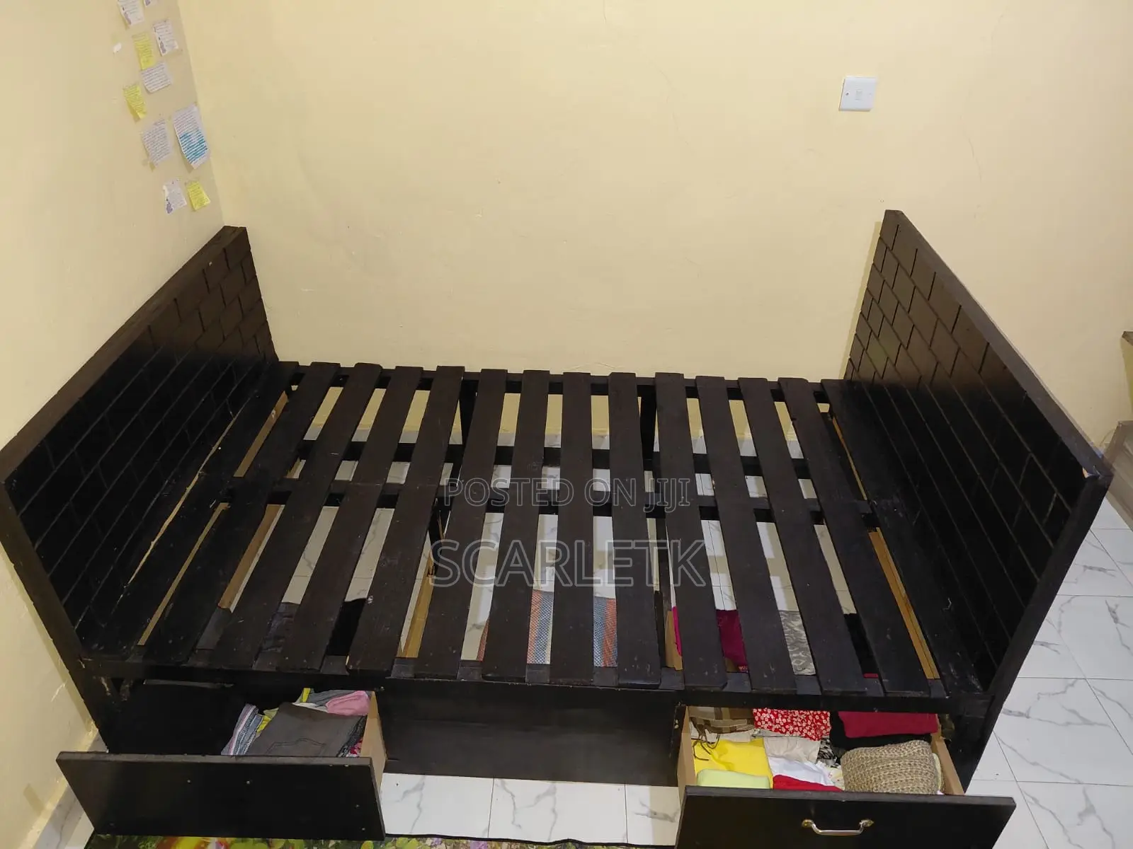 4 by 6 Black Pallet Bed
