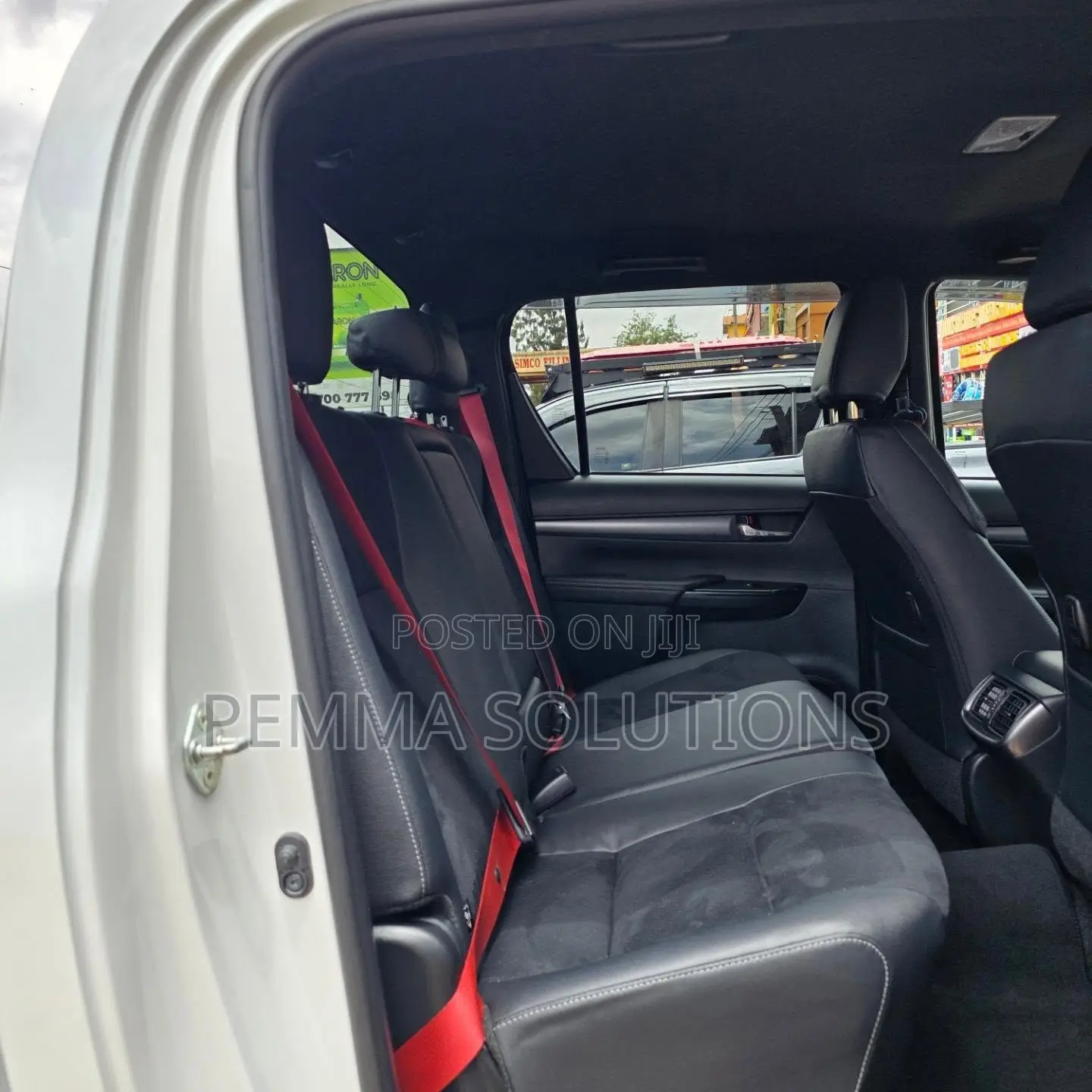 Toyota Hilux 2024 White