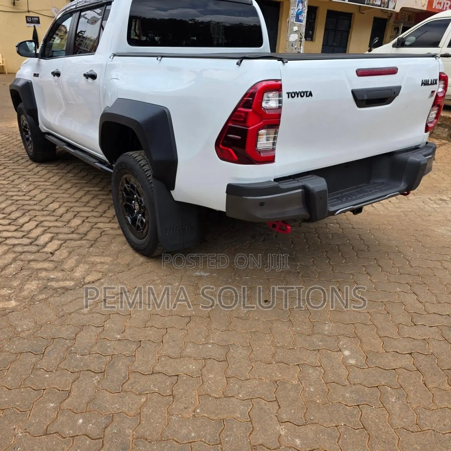 Toyota Hilux 2024 White